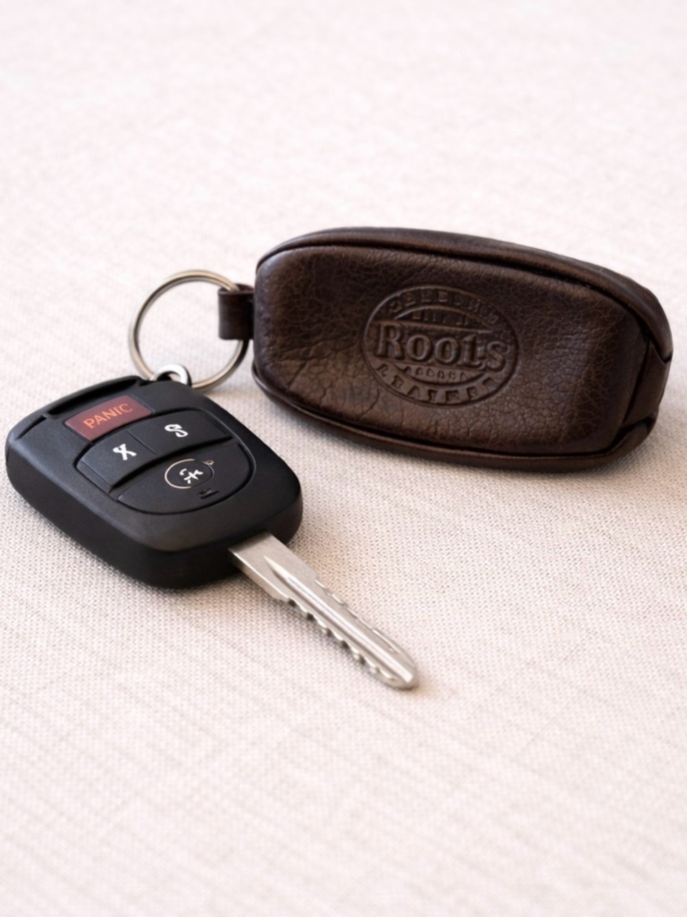 Roots Brown Leather Key Pouch Coin Case Keychain